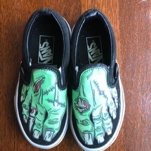Vans - KIDS ZOMBIE SHOES. 10.5